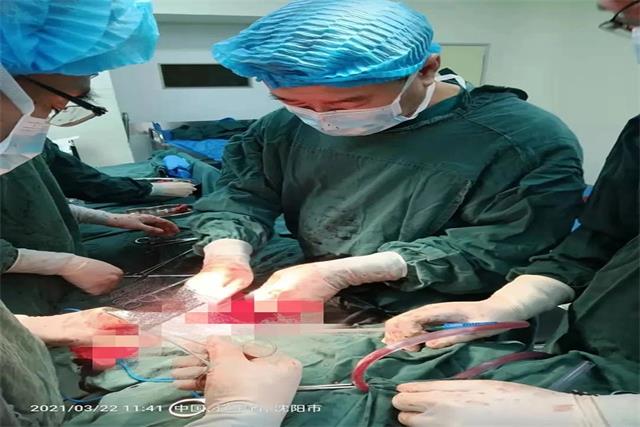 维康故事 | 邢院长带领骨科团队成功开展首例骨盆恶性肿瘤切除手术